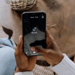 Why Building a Strong Social Presence Creates Instant Trust and Loyalty
